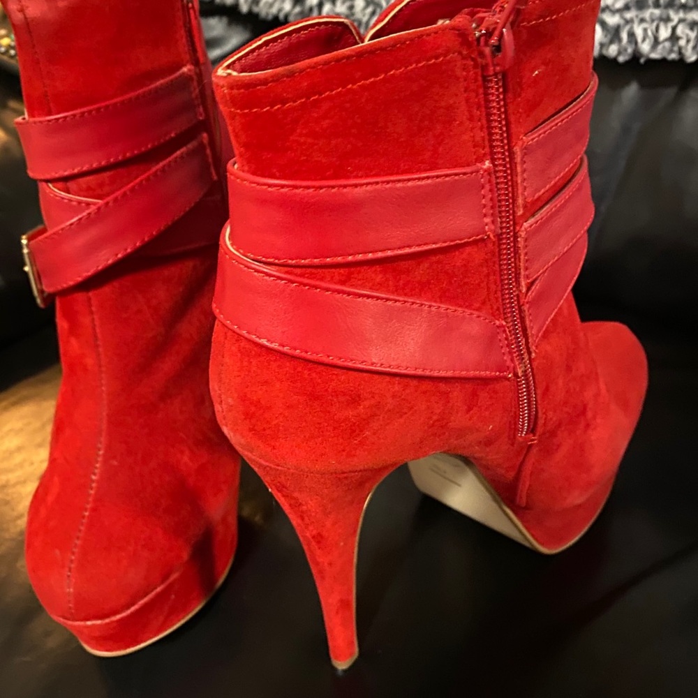 Anne Michelle Red Suede High Heel Booties❤️